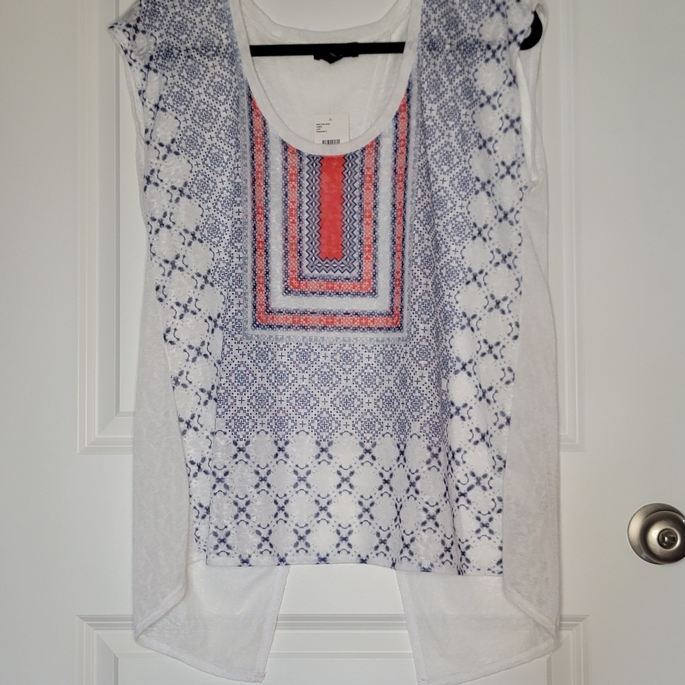 Jessica Simpson White and Blue Geometric Tank Top